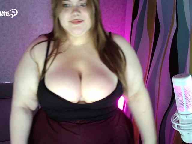 LovelyEmily webcam