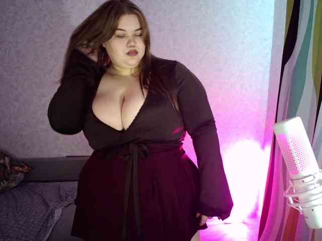 LovelyEmily webcam