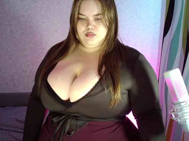 LovelyEmily webcam