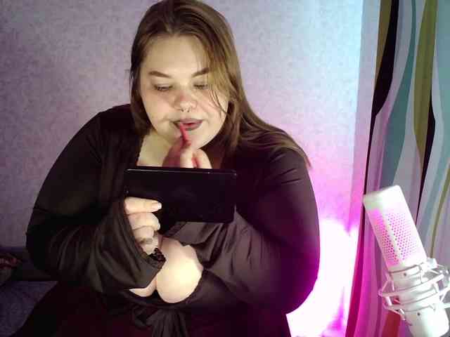 LovelyEmily webcam