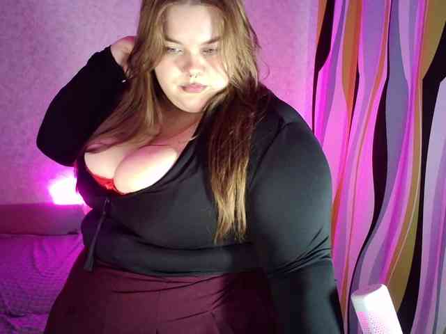 LovelyEmily webcam