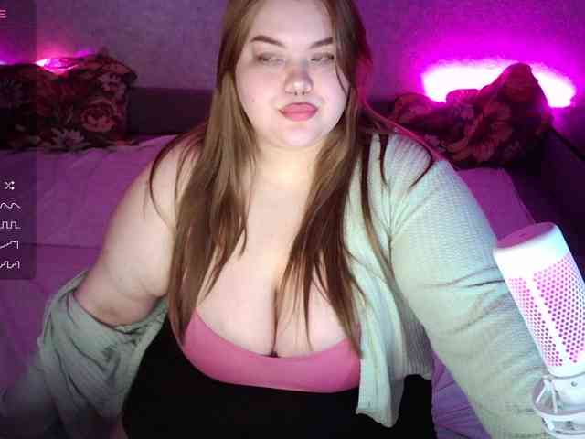 LovelyEmily webcam