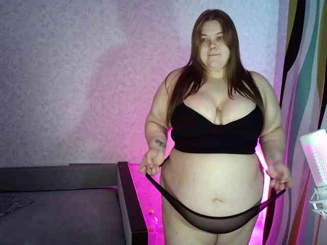 Model: LovelyEmily
