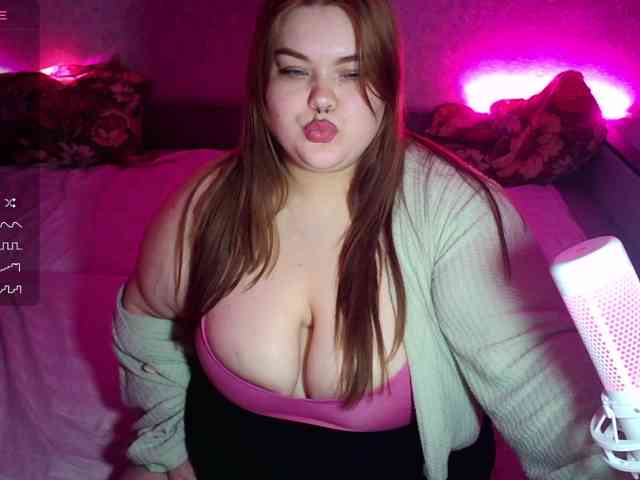 LovelyEmily webcam