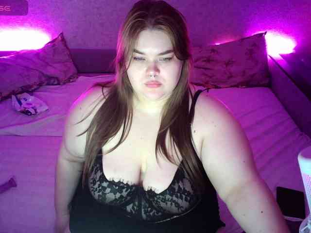 LovelyEmily webcam