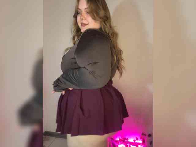 LovelyEmily webcam