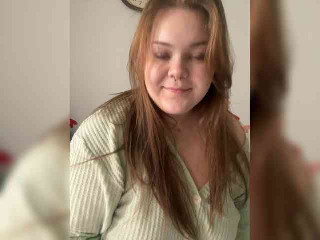 LovelyEmily webcam