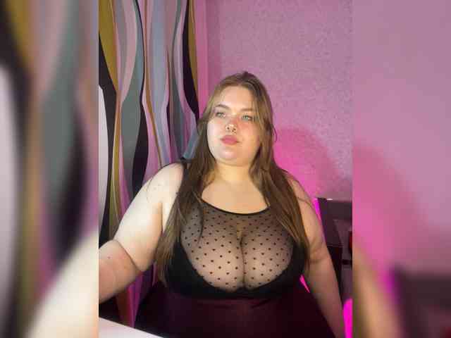 LovelyEmily webcam