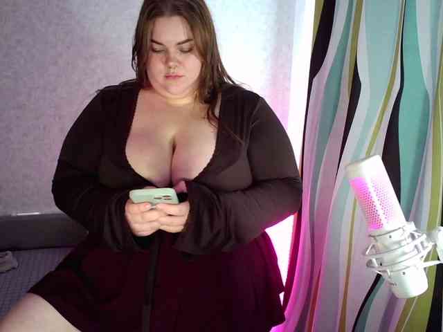LovelyEmily webcam