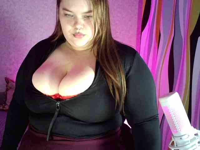 LovelyEmily webcam