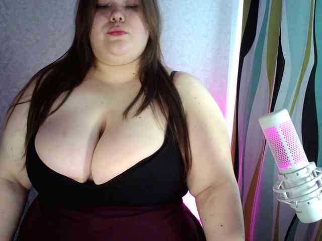 LovelyEmily webcam