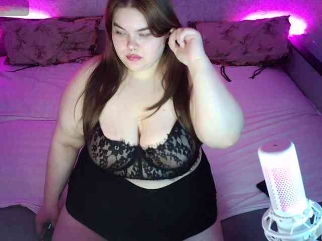 LovelyEmily webcam