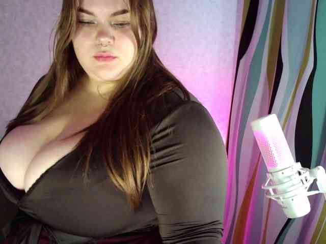 LovelyEmily webcam