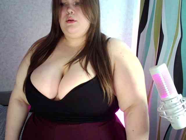LovelyEmily webcam
