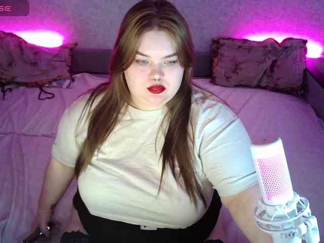LovelyEmily webcam