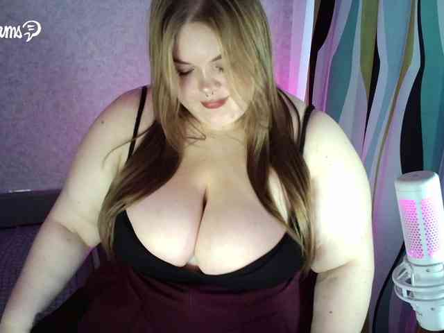 LovelyEmily webcam