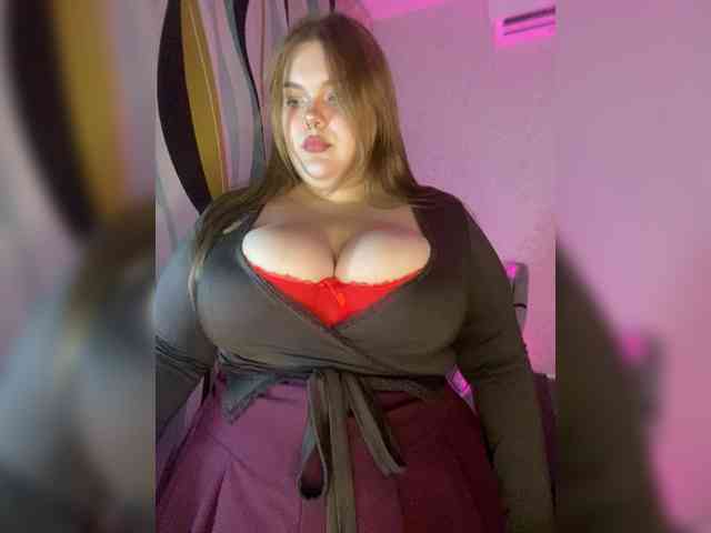 LovelyEmily webcam