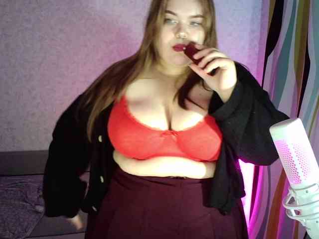 LovelyEmily webcam