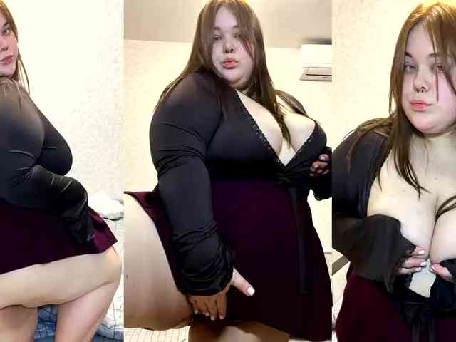 LovelyEmily webcam