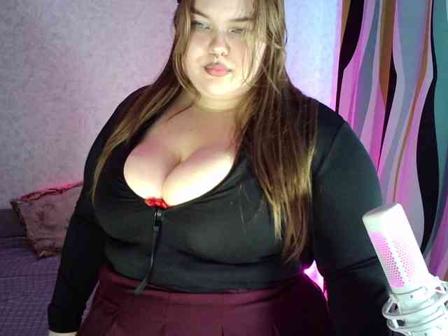 LovelyEmily webcam