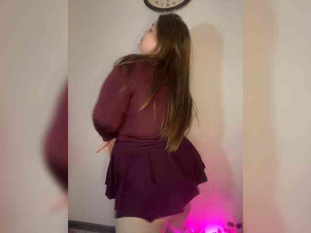 LovelyEmily webcam