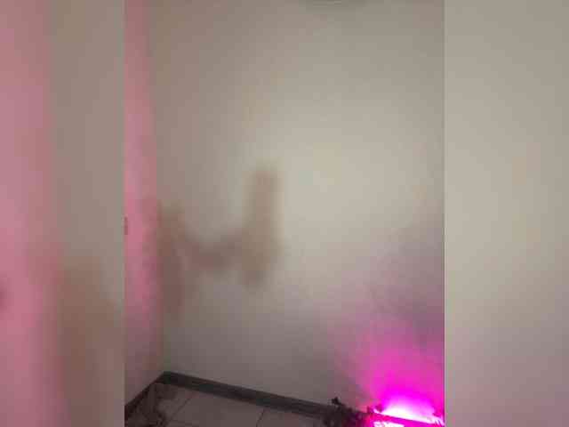 LovelyEmily webcam
