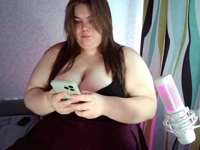 LovelyEmily webcam