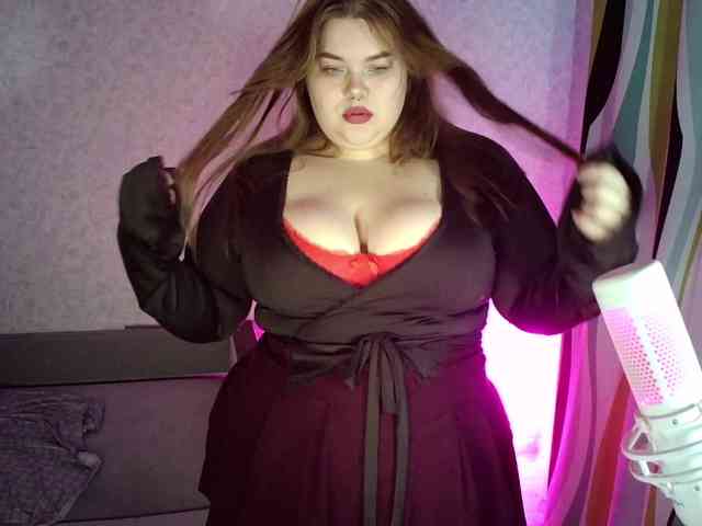 LovelyEmily webcam