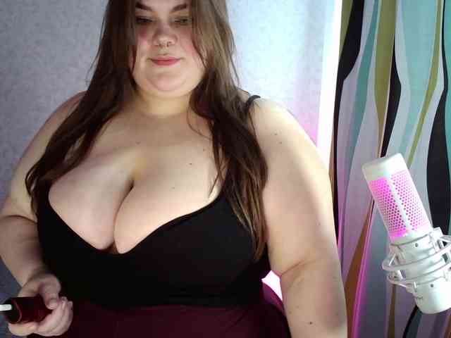 LovelyEmily webcam