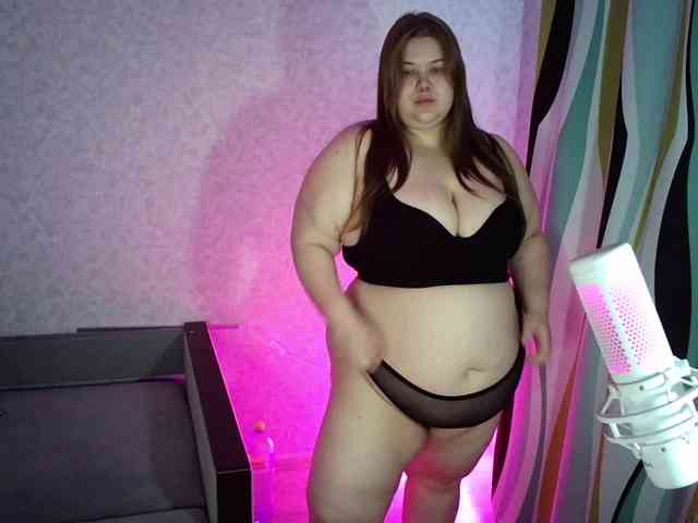 LovelyEmily webcam