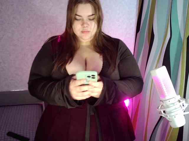 LovelyEmily Live Webcam on BongaCams