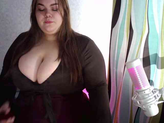 LovelyEmily webcam