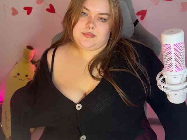 LovelyEmily webcam