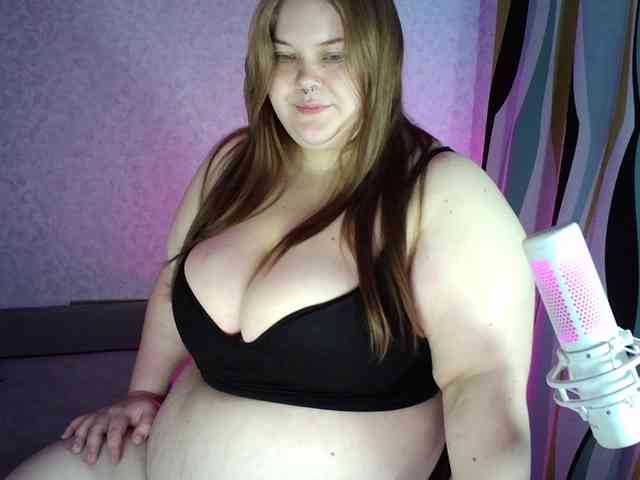 LovelyEmily webcam