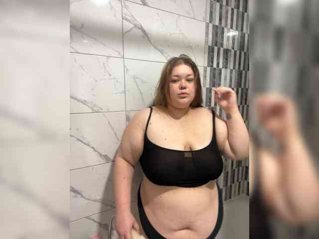 LovelyEmily webcam
