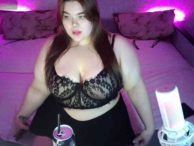 LovelyEmily webcam