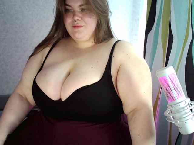 LovelyEmily webcam