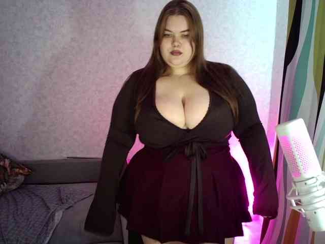 LovelyEmily webcam