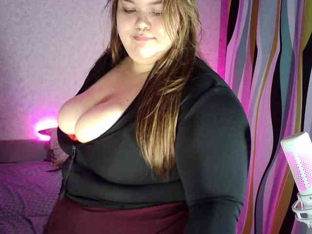 LovelyEmily webcam
