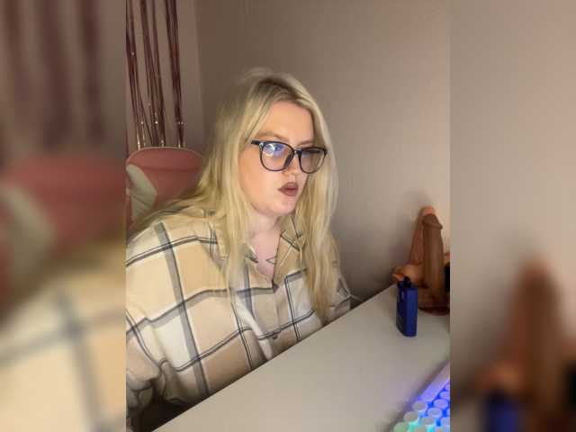 DollVice live cam preview