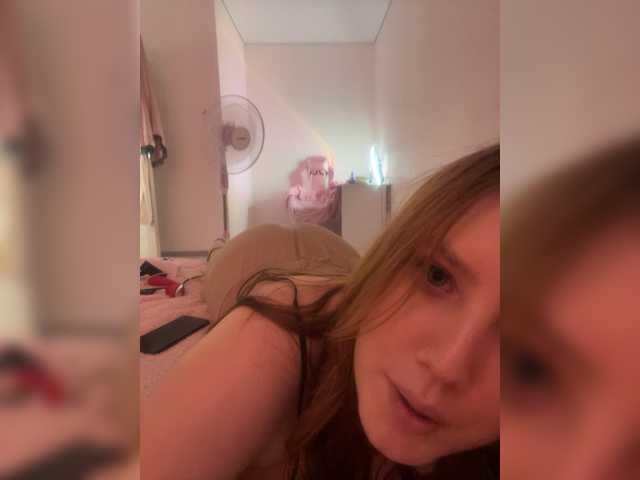 DollVice live webcam show