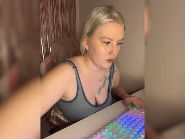 DollVice live cam on BongaCams