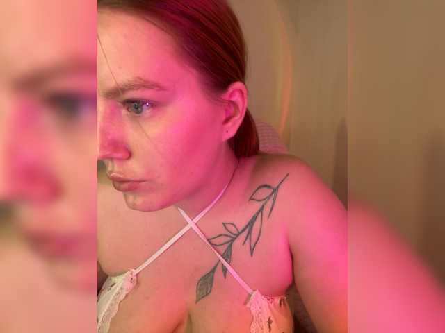 DollVice live webcam show