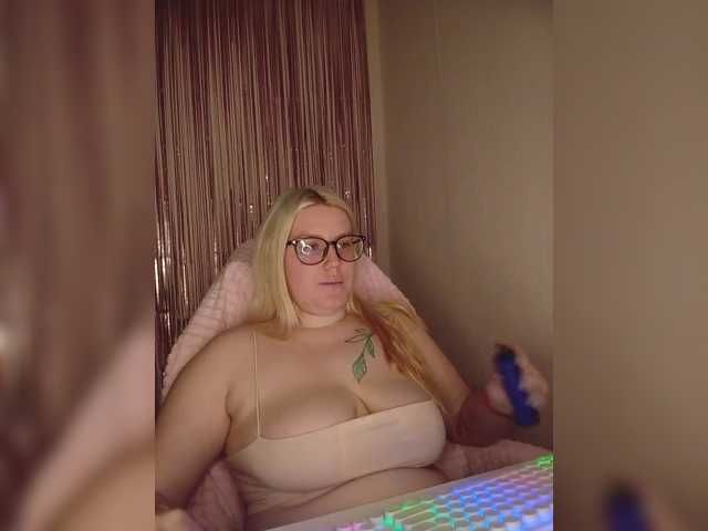 DollVice live cam preview