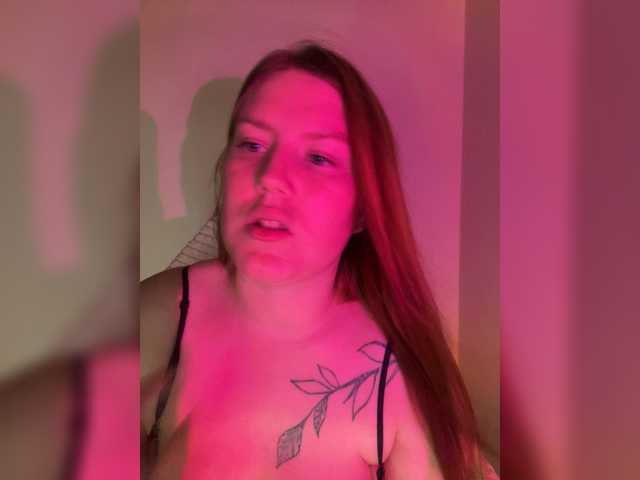 DollVice live webcam show
