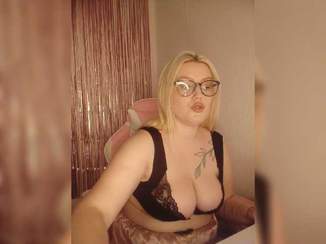 DollVice live cam on BongaCams
