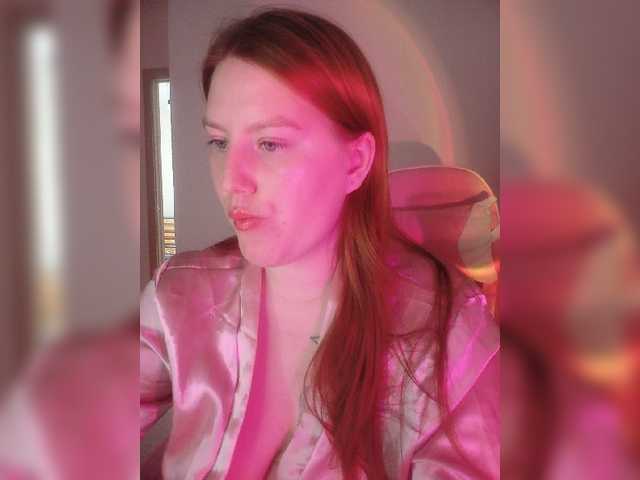 DollVice live webcam show