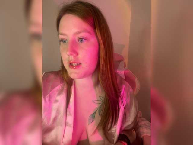 DollVice live webcam show