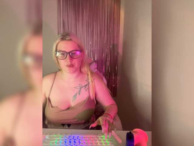 DollVice live cam on BongaCams