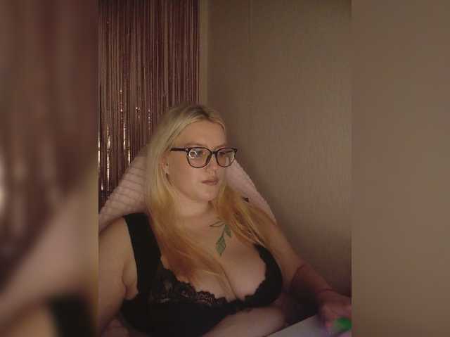 DollVice live cam on BongaCams